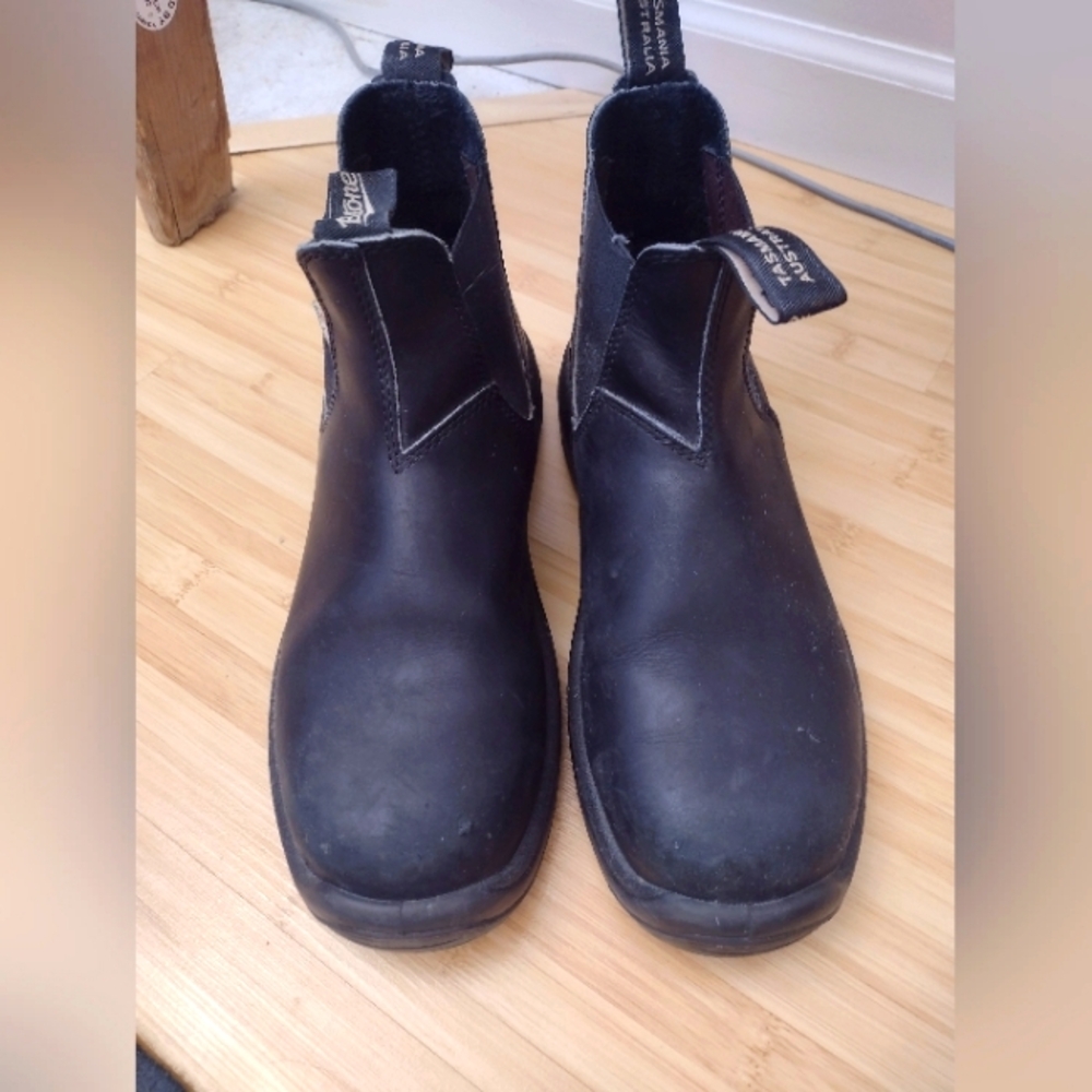 Men's Blundstones Steel Toe slip-on work boots size 9